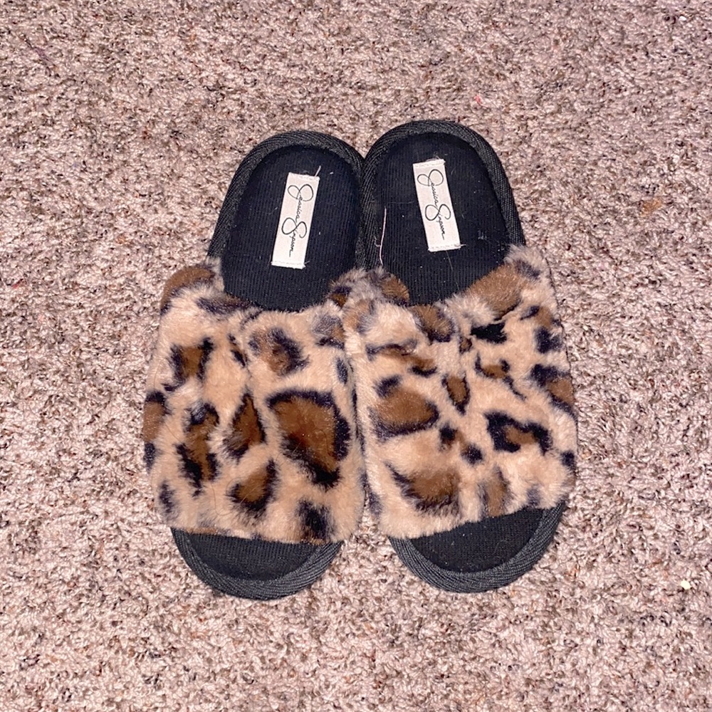 Jessica Simpson Cheetah print slippers